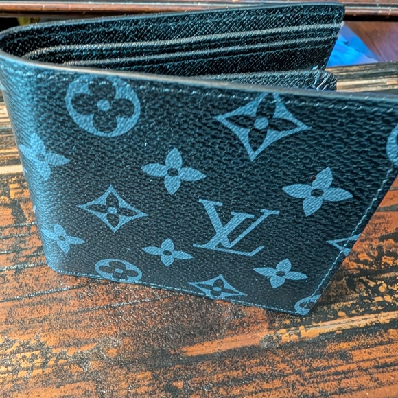 Louis Vuitton Black Monogram Wallet - Picture 1 of 5